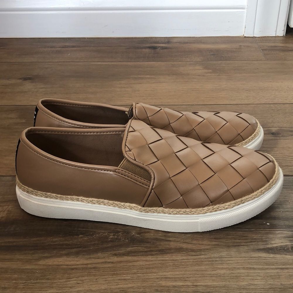 Brand New Jones New York slip on sneaker